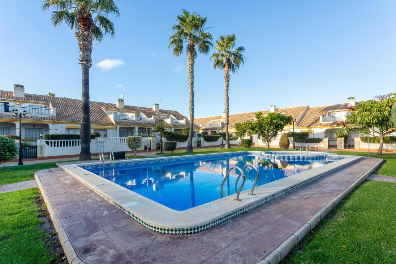 הוילה אוריהואלה Pool-Side Townhouse In Cabo Roig מראה חיצוני תמונה