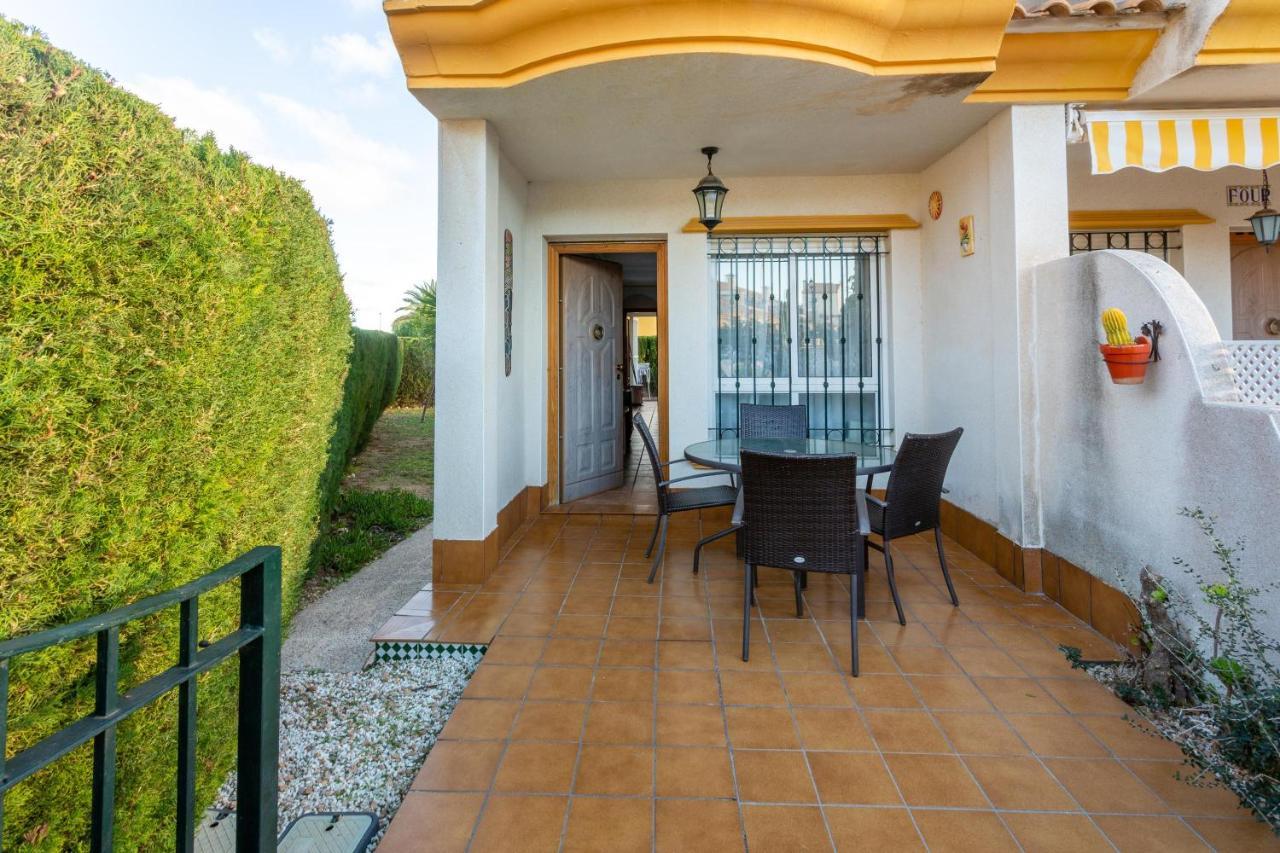 הוילה אוריהואלה Pool-Side Townhouse In Cabo Roig מראה חיצוני תמונה