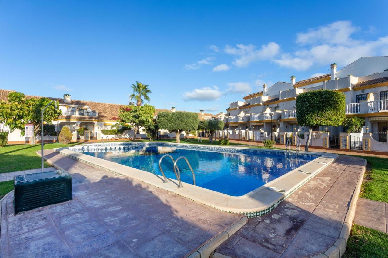 הוילה אוריהואלה Pool-Side Townhouse In Cabo Roig מראה חיצוני תמונה