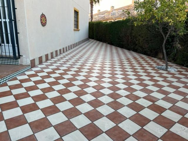 הוילה אוריהואלה Pool-Side Townhouse In Cabo Roig מראה חיצוני תמונה